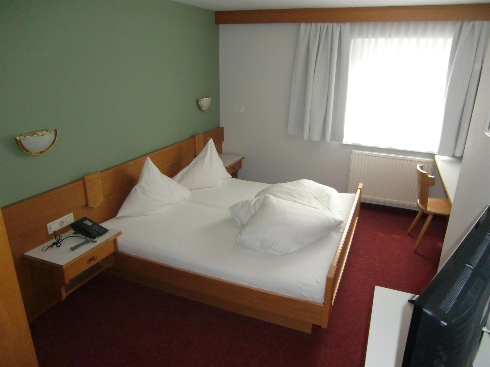 Hotel Alpenfriede Єрценс Номер фото