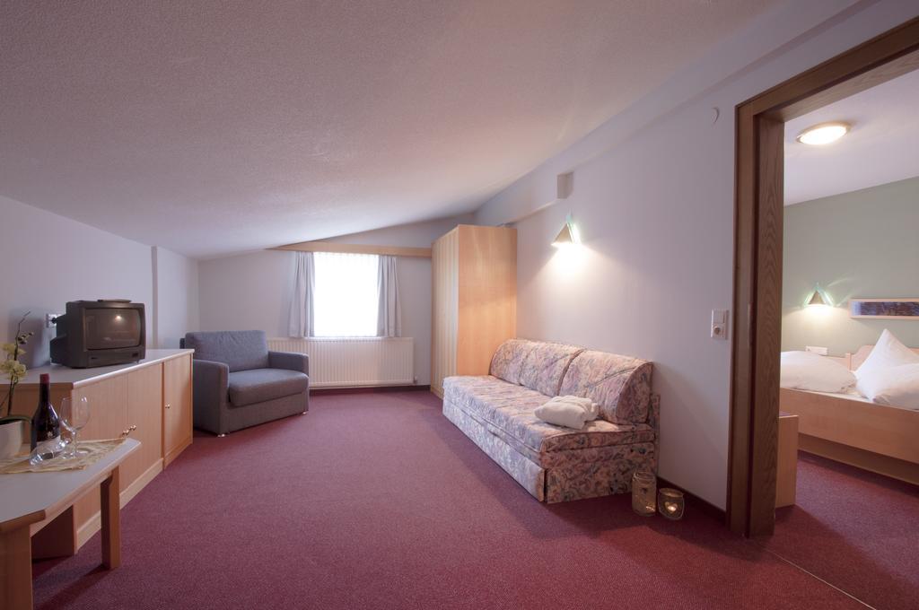 Hotel Alpenfriede Єрценс Екстер'єр фото